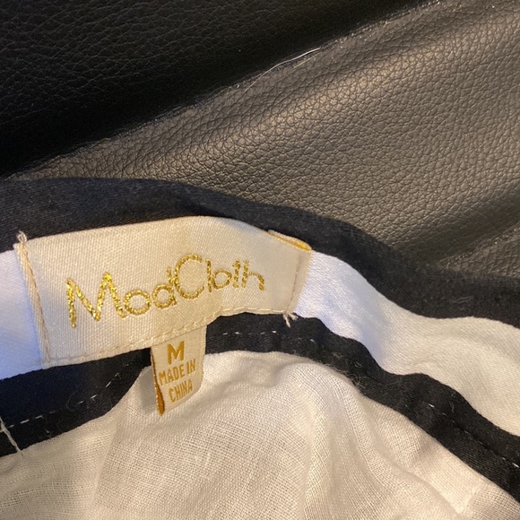 Modcloth Dusk and Stunner midi skirt in black & white, w/pockets! - Picture 7 of 7